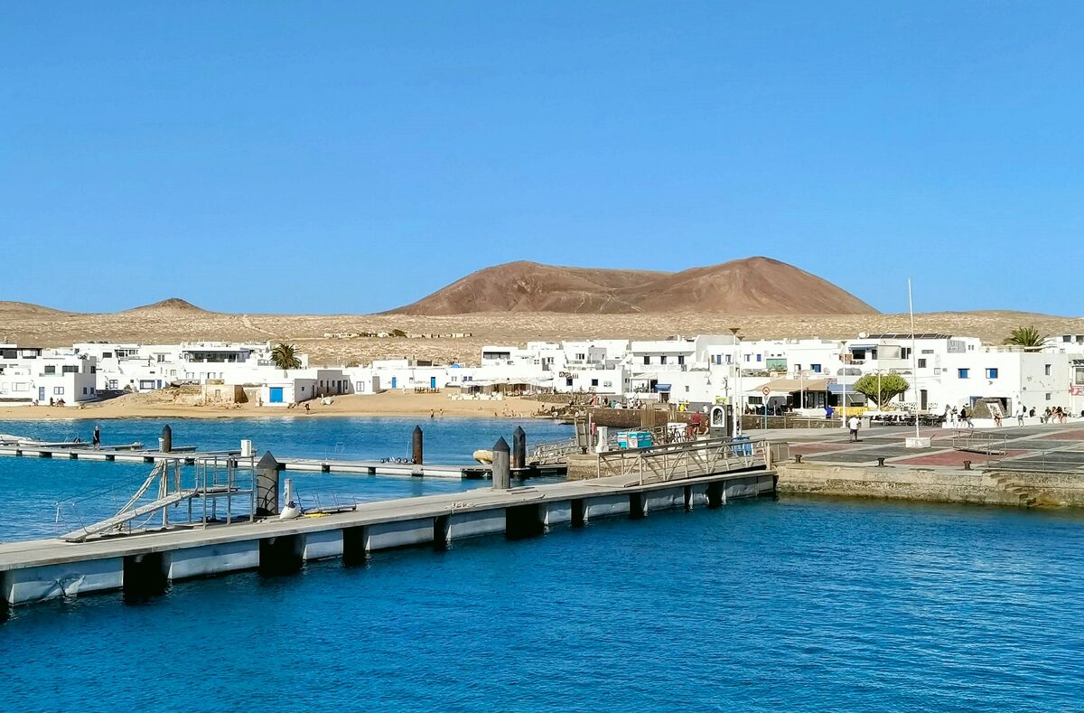 Ansicht von La Graciosa (Caleta del Sebo) – Puerto de la Graciosa
