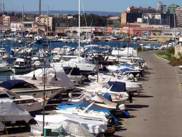 Ansicht von Taranto – Molo Sant'Eligio
