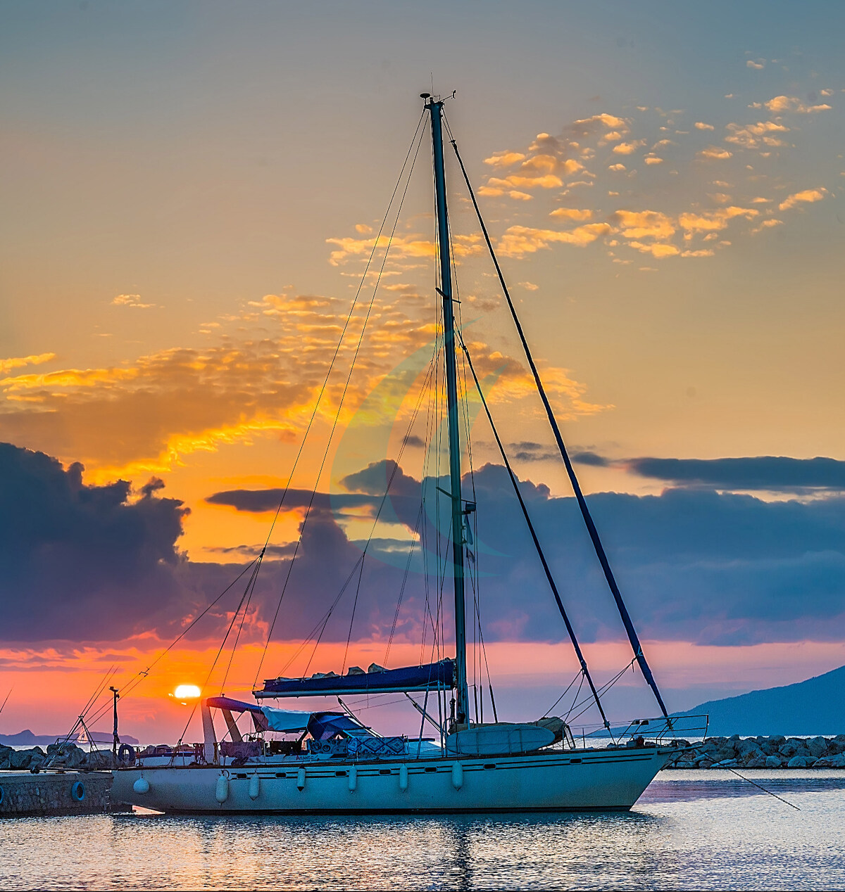 Sonnenaufgang in der Marina von Nea Epidaurus (Peloponnes- Griechenland)