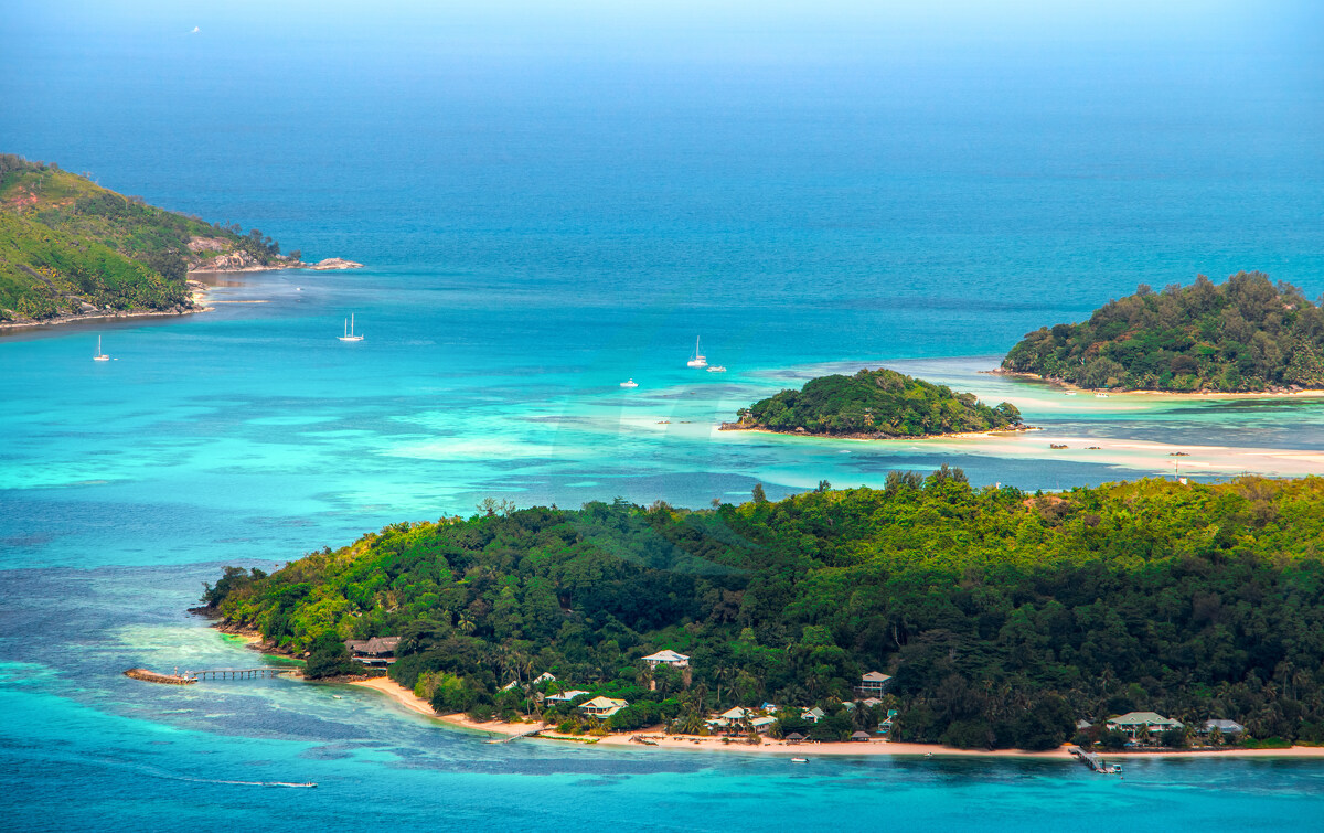 Cerf Island und Saint Anne, gesehen von Victoria auf den Seychellen