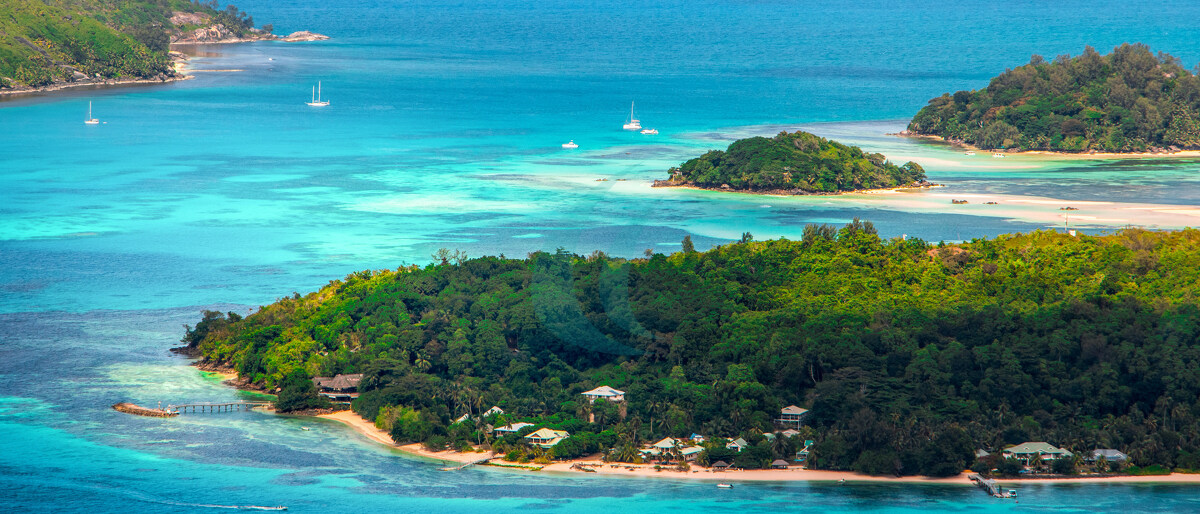 Cerf Island und Saint Anne, gesehen von Victoria auf den Seychellen