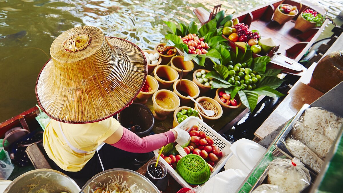 Floating market in Bangkok / Thailand /