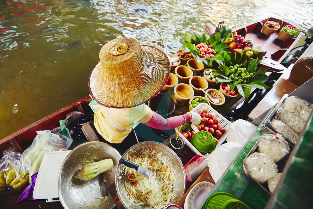 Floating market in Bangkok / Thailand /