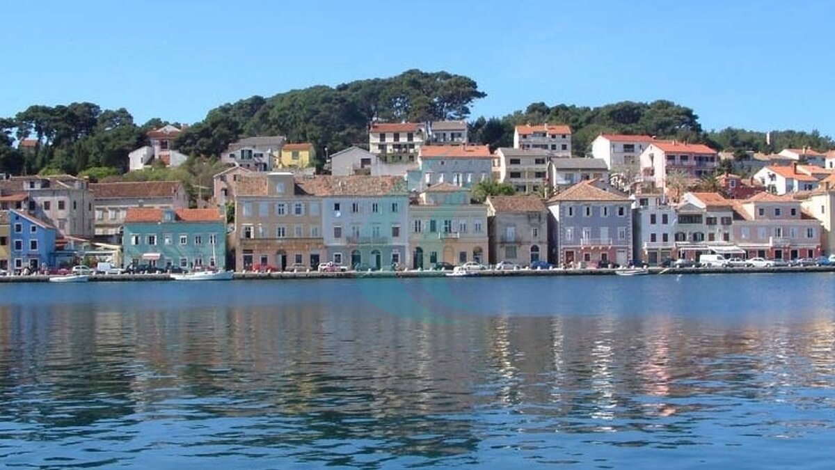 Hafen und Häuser von Mali Lošinj
