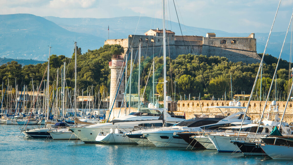 Fort Carré und der Hafen von Antibes