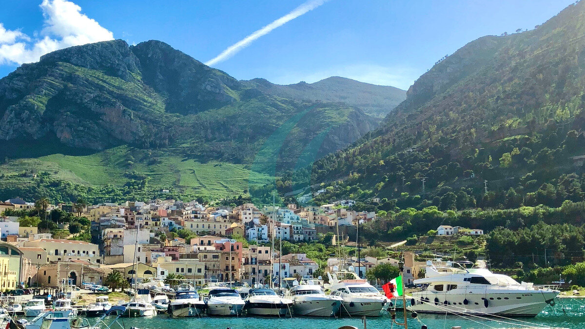 Blick auf den Hafen, Balestrate, Sizilien