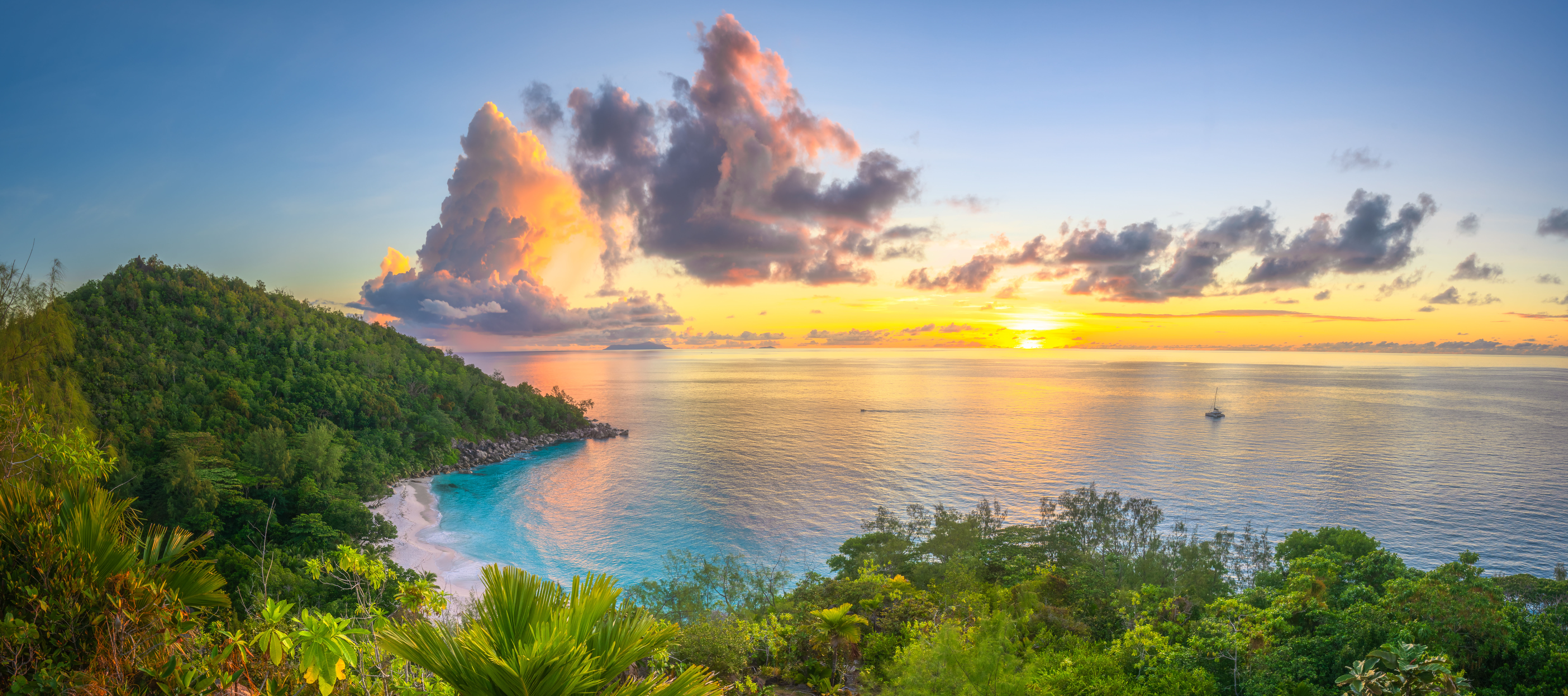 Anse Georgette, Praslin/Seychellen Adobe Stock-Christian B.  